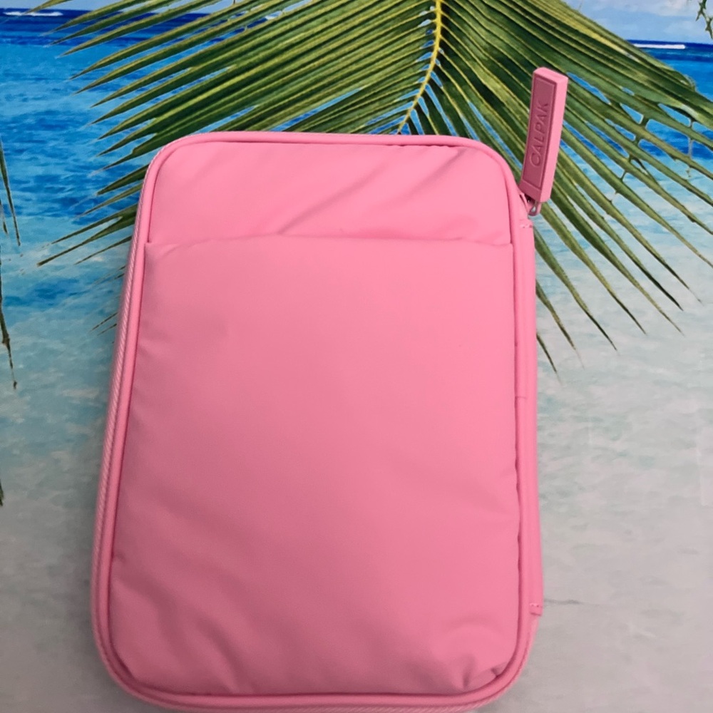 NWT Calpak Luka Zipped Passport Wallet - Picture 9 of 15